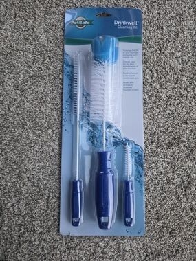 PetSafe Drinkwell Cleaning Brush Set - Blue & White